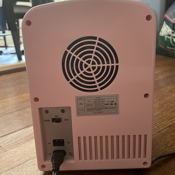 Mini Fridge - Picture 3 of 6